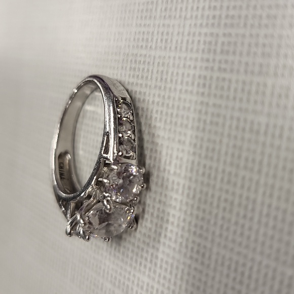 Ring 8 Stone 925 Sterling silver CZ Ring size 6.5 - Picture 10 of 11